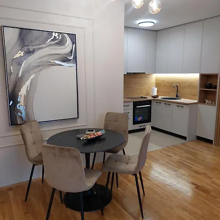 Royal I Apartment